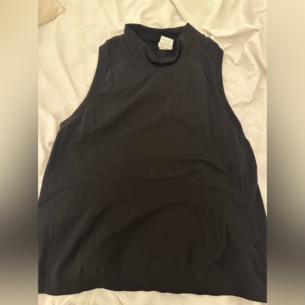 Athleta cropped momentum mock neck tank